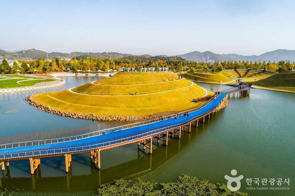순천만 국가정원의 전경을 찍은 항공 이미지